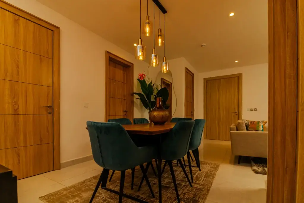 l&b signature stays apartment